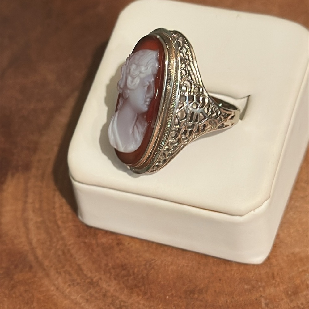 14 karat white gold Cameo Ring size 5 - Picture 3 of 4